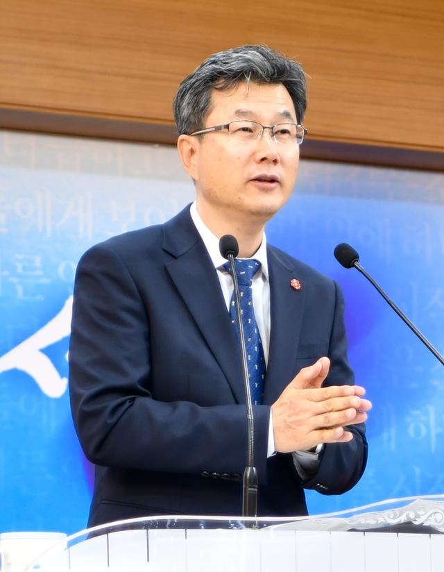 담임목사 최성철